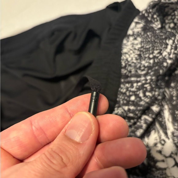 Lululemon Channel Cross shorts - Picture 3 of 3